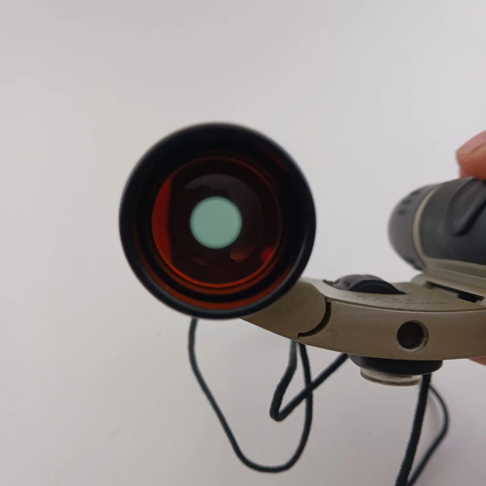 Sharper Image 8X22 Sliding Compact Binoculars with Compass AK305 367 FT/1000 YDS - Image 4 of 4