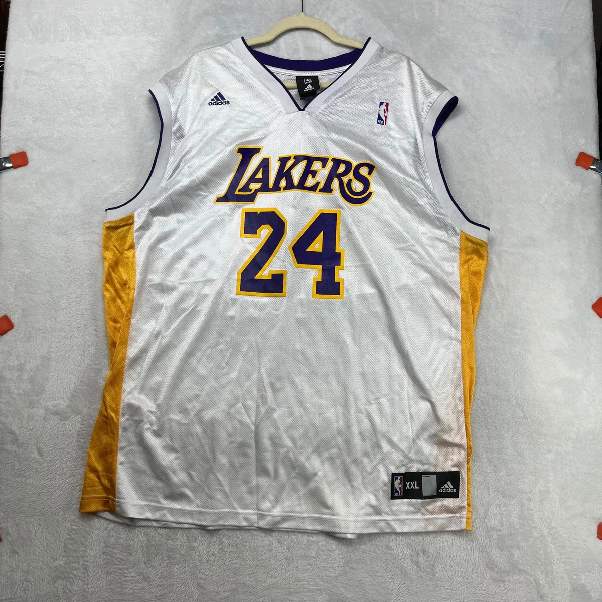 Preços baixos em Los Angeles Lakers Branco Kobe Bryant Roupas e