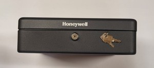 Honeywell Tiered Canitdoor Lever Cash Box Pre-Owned 