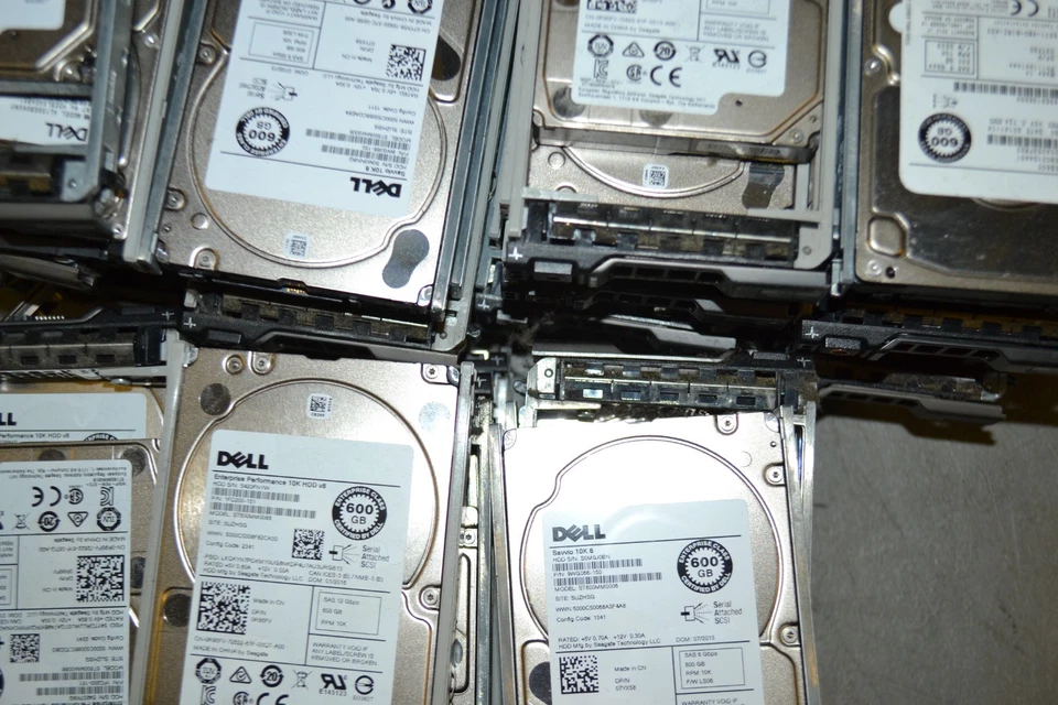 LOTE DE 65 HDD SAS MISTO 2,5" 600GB COM CADDY PARA SERVIDORES DELL POWEREDGE - Imagem 3 de 3