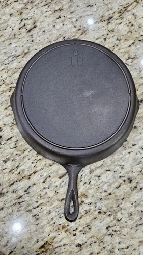 Vintage Lodge 3 Notch #10 Cast Iron Skillet Restored