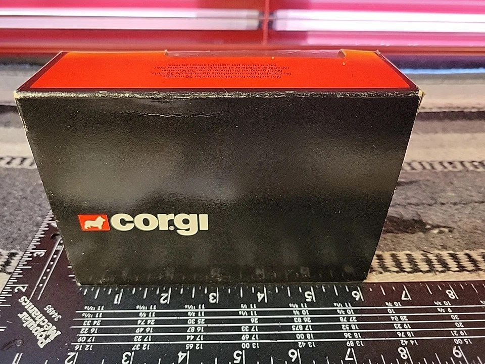 Allis Chalmers Lift Truck 1/32 Diecast Forklift Replica Collectible By Corgi - Image 3 of 4