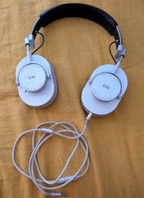 Master & Dynamic MH40 for Leica 0.95 Over-Ear Headphones with Pouch