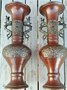 ANTIQUE PAIR OF LARGE CHINESE BRONZE VASES 30 cm TALL OR 12" PERIOD 1895-1920'S