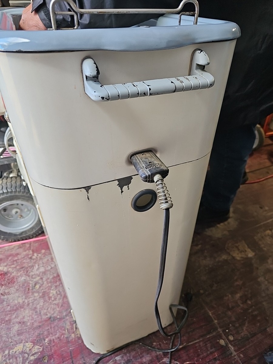 1950s Mid Century Westinghouse Electric Roaster Oven Cooker 1950s Mid Century Westinghouse Electric Roaster Oven Cooker