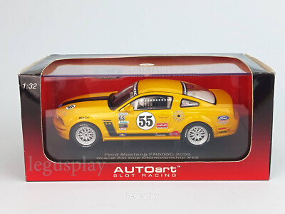 Slot car AutoArt 13722 - Ford MUSTANG FR500C 2005 Grand-Am Cup Championship