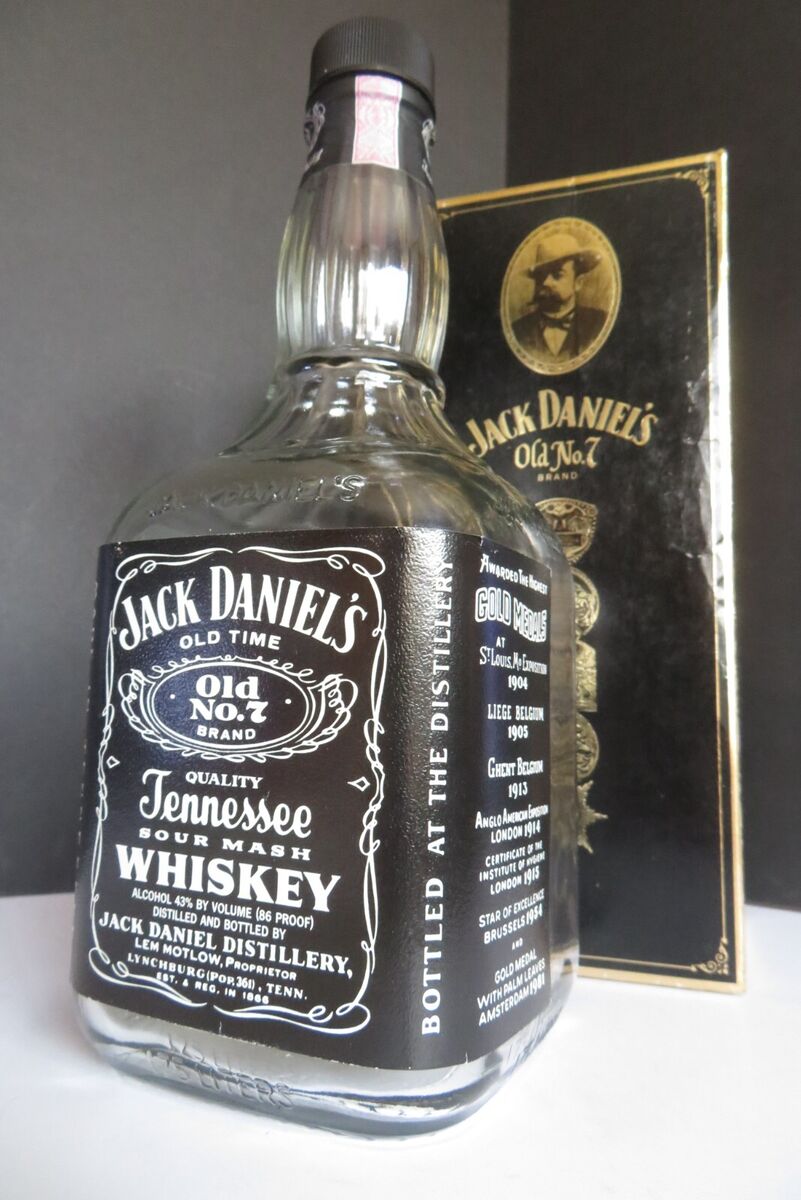 VINTAGE JACK DANIEL'S® Old Time No.7® RARE Whiskey Bottle VINTAGE JACK DANIEL'S® Old Time No.7® RARE Whiskey Bottle