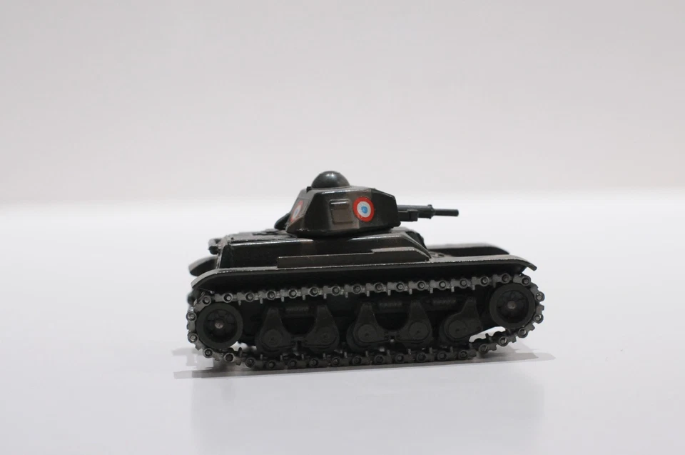 SOLIDO CHAR RENAULT R 35 TANK SCALE 1:50 DIECAST NO. 233 - Image 3 of 4