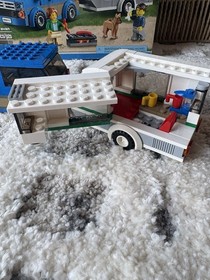 LEGO City 60117 Van & Caravan 250 pcs w/Box Instr Ages 5-12 Dog