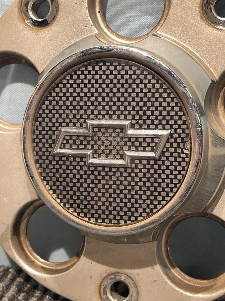 Tapacubos central de rueda de acero Chevrolet Impala Police 2000-2011 09593297 OEM Foto 2 de 4