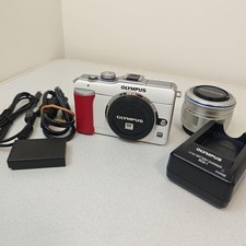 OLYMPUS PEN E-PL1 White with Rare Red Grip and Lens Kit