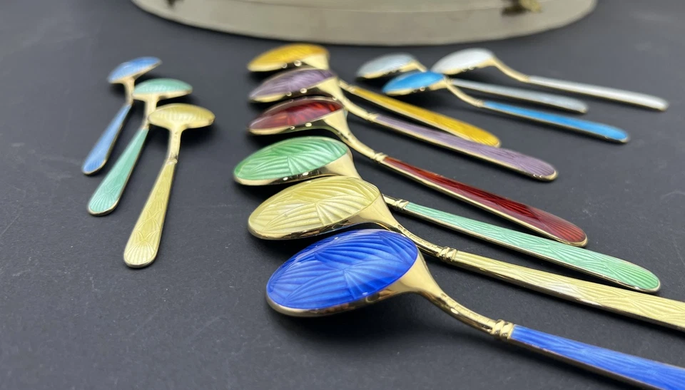 Tillander, Juego de 12 Cucharas Esmaltadas Guilloche 916H Plata Finlandia Años 50 Foto 4 de 4