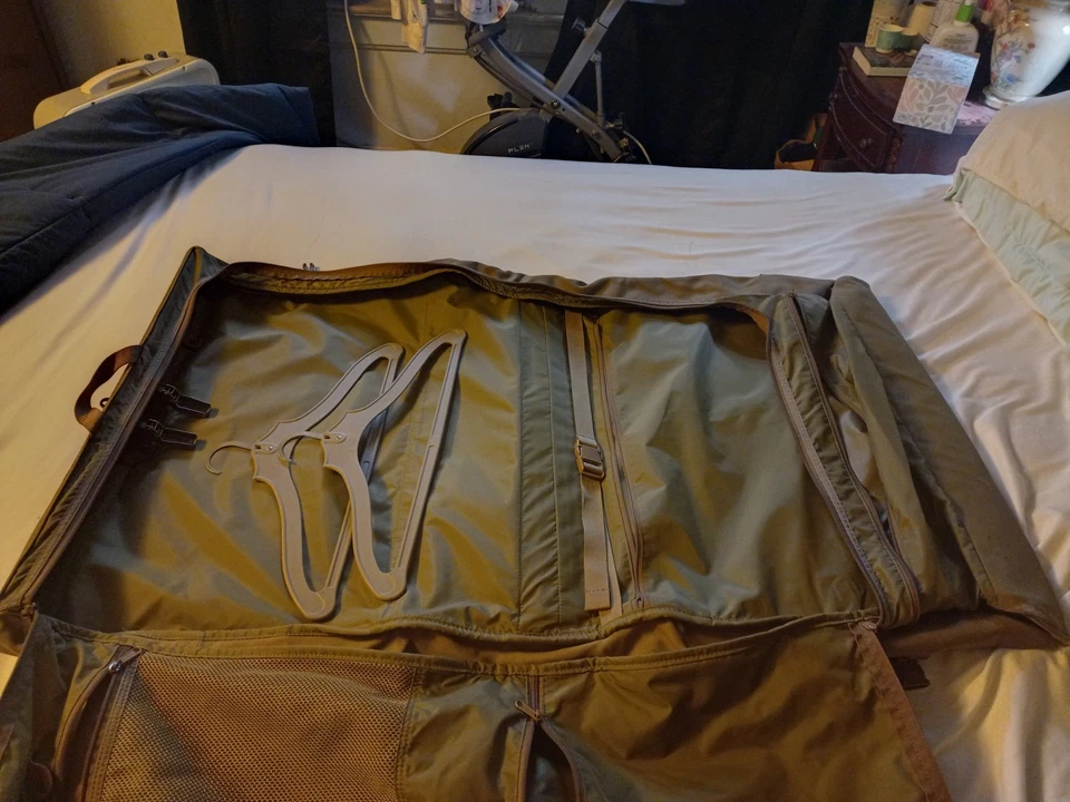 Hartmann Intensity Collection Garment Bag Leather Trim Luggage - Image 3 of 4