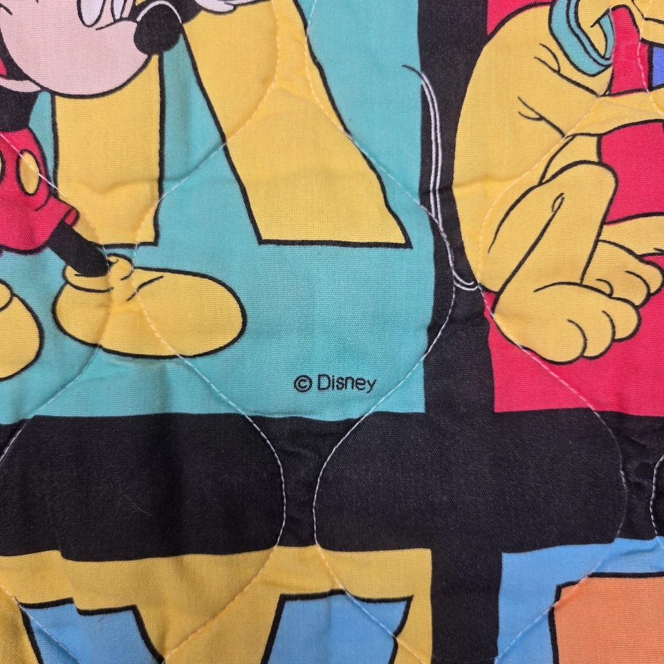 Manta Cuna Acolchada/Extendida Ligera Disney Bebés Mickey Mouse and Friends De Colección Foto 3 de 4