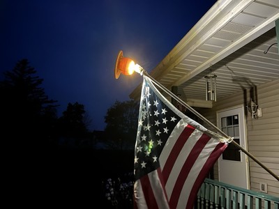 Einsamk Flag Pole Solar Light