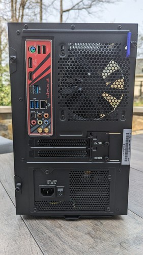 NZXT Desktop Computer - AMD 3000G CPU & Radeon Graphics - 16GB RAM - 512GB SSD - Picture 6 of 11