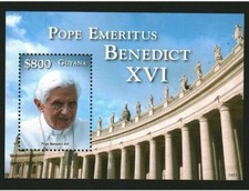 Hoja de estampillas de Guyana Papa emérito Benedicto XVI Vaticano
