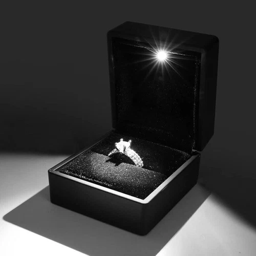 2 Stück Heiß Schmuckkästchen LED Ring Box Verlobung und Hochzeit Geschenkbox für Damen Neu - Bild 4 von 15