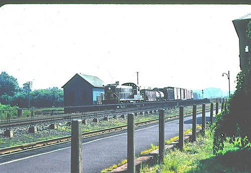 DL&W 15xx RS-3, Northern NJ, 08/60; Non-Kodak slide
