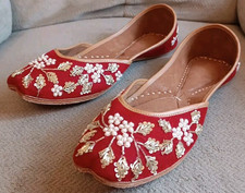 Handcrafted Punjabi Jutti Khussa Mojari Wedding Flat Shoes - Size 41    / 12/