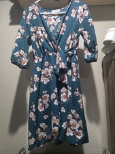 Dream Of Me Green Floral Wrap Dress Above Knee Women's Size Medium 3/4 Sleeve