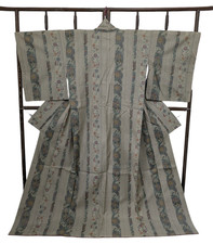 Japanese Kimono Tsumugi M Beige Colored Flowers Stripe Pattern Pre-owned Silk