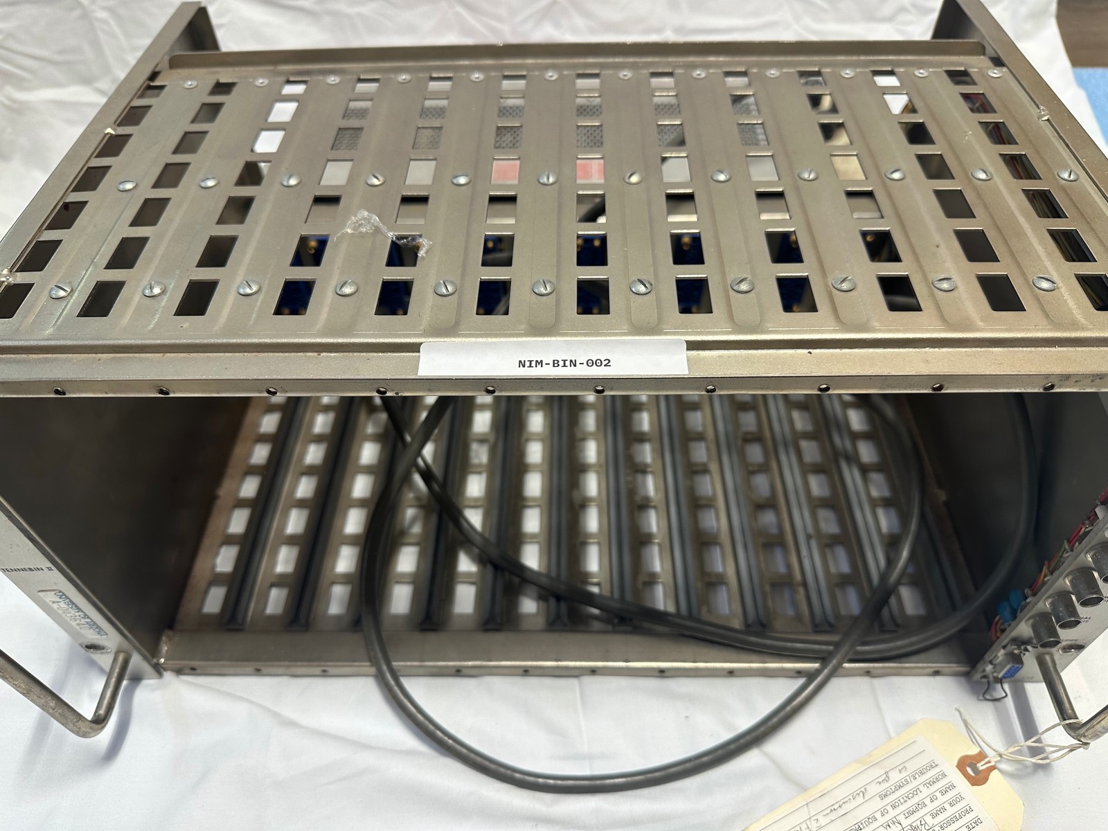 Tennelec Tennebin II NIM bin/crate w/ power