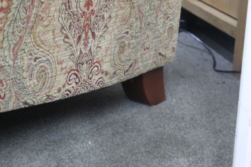 PARKER KNOLL BURGHLEY L2-SEATER SOFA IN BASLOW MEDALLION GOLD FABRIC. RRP £2147 - Picture 9 of 12