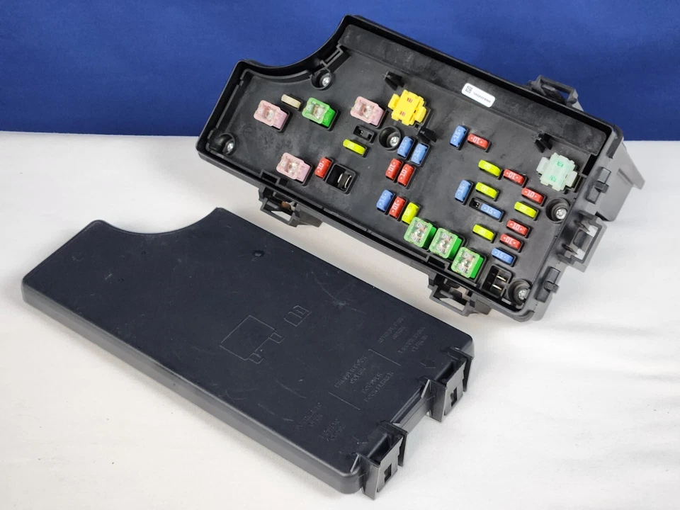 🏅 2011 – 2014 Jeep Patriot Compass TIPM Fuse Relay Box 04692342 🏅 - Image 2 of 4