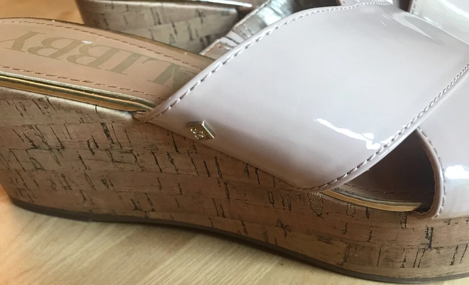 CORCHO SAM & LIBBY CUÑA BRONCEADO COLOR TOPO RUBOR CHAROL ENTRECRUZADO CORREA TALLA 10 Foto 2 de 3