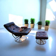 Scandinavian Modern Ekornes Stressless Recliner with Ottoman Brown Leather