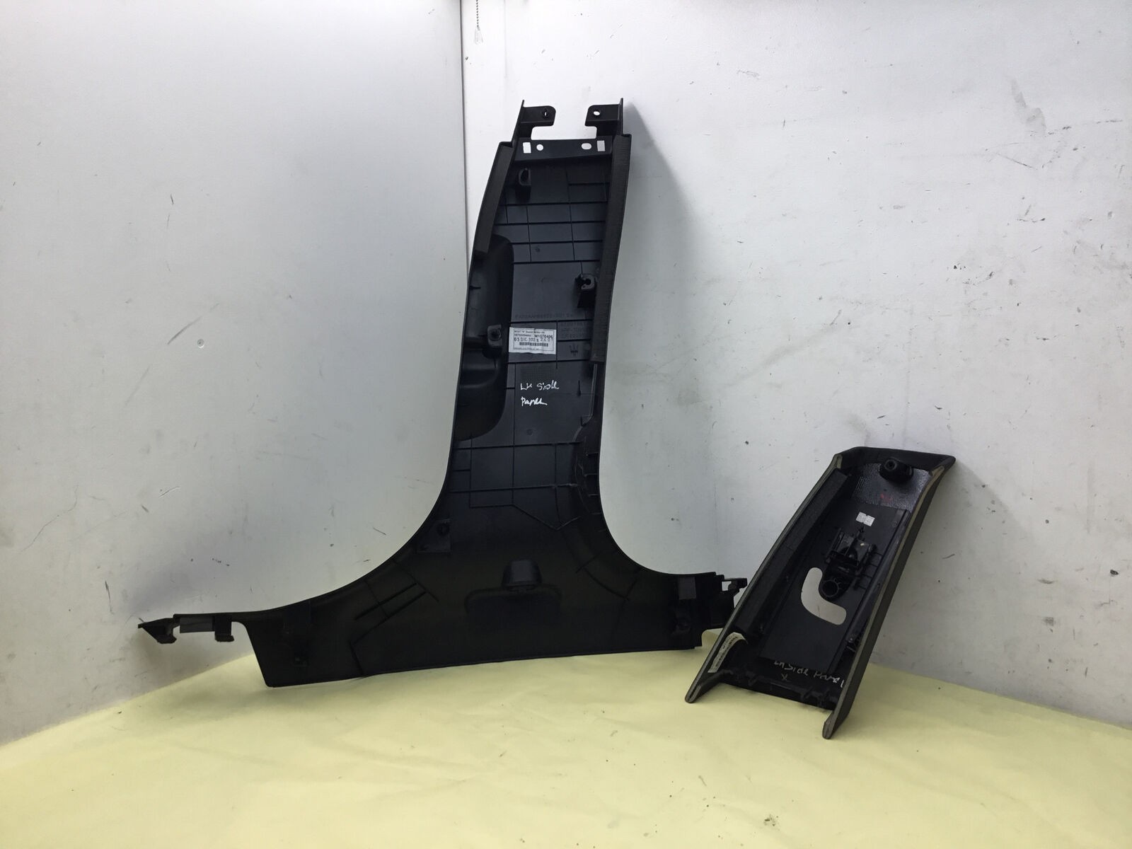 Maserati Ghibli 2014-2017 LEFT+LOWER Pillar trim