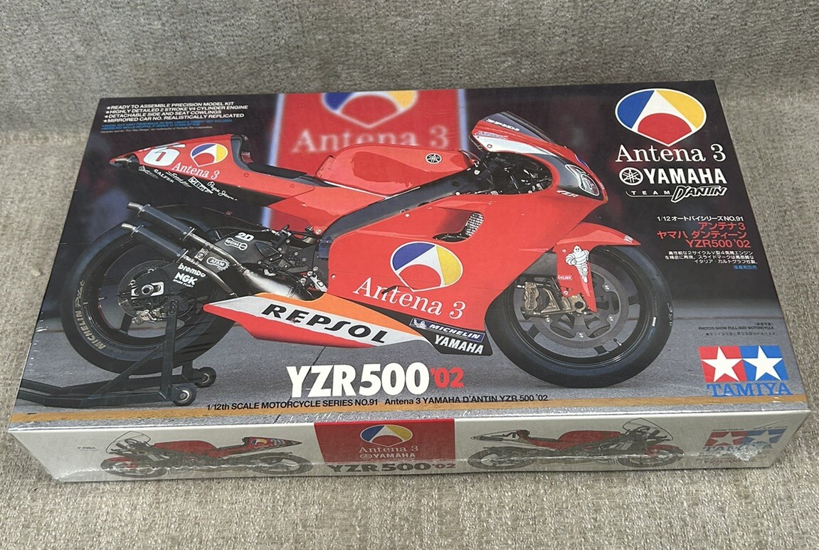 Tamiya 1:12 Scale Antena 3 Yamaha D'Antin YZR500 2002 Model Tamiya 1:12 Scale Antena 3 Yamaha D'Antin YZR500 2002 Model