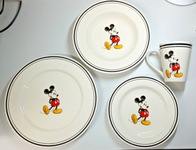 16pc Classic Mickey Disney Mickey Mouse Dinner Set - Plates and