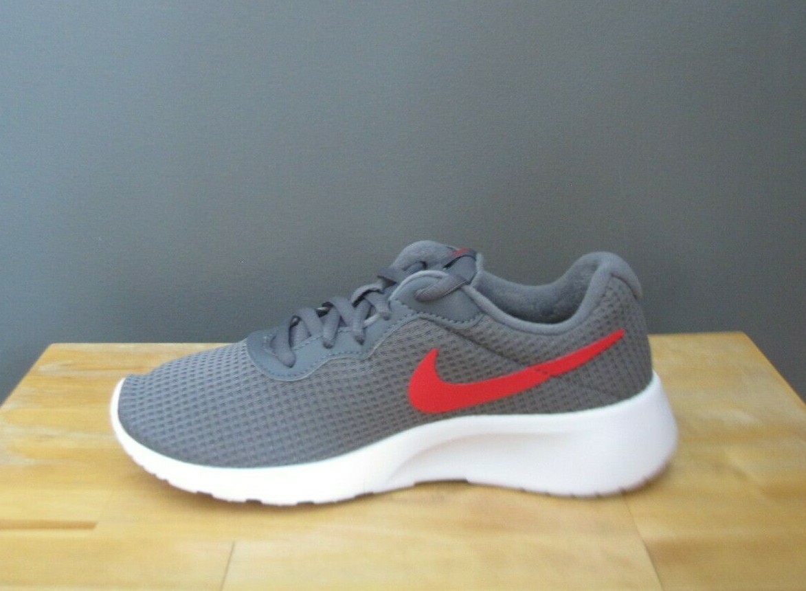 nike tanjun university red