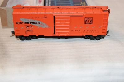 #ad HO gauge Model Trains Roundhouse 1075 40#x27; Box Car Western Pacific Railroad Kit $18.00