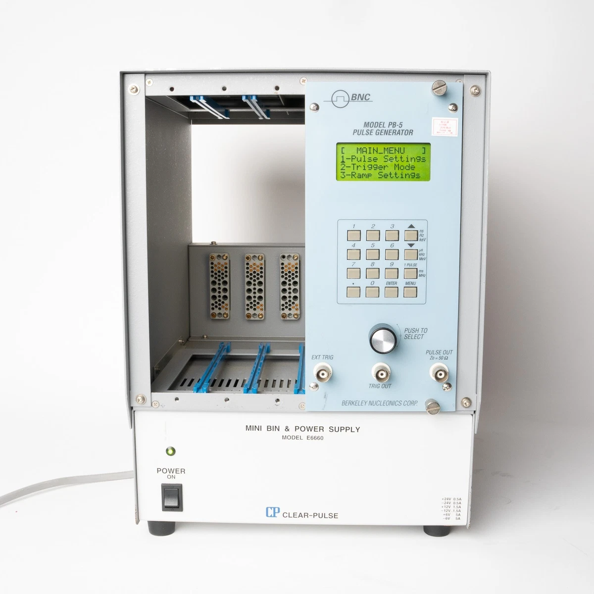 Chasis BNC Berkeley Nucleonics Portanim AP-3 con generador de pulsos PB-5 100 VAC