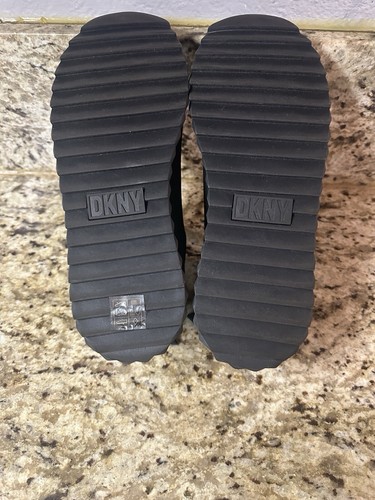 DKNY Women's Abbi Rubber Sole Knit Low-top Zip Sneakers Size 10 New - Picture 9 of 9