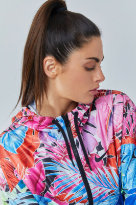 nike sportswear hyper femme windrunner jacket