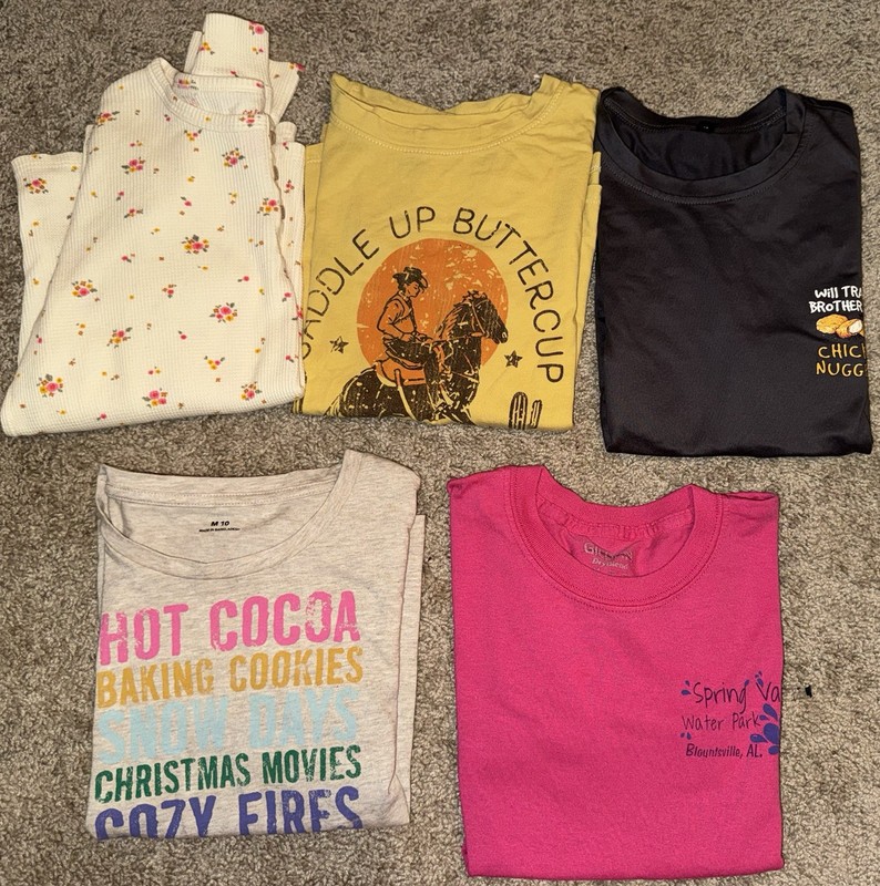 Girls 9/10 lot tops 