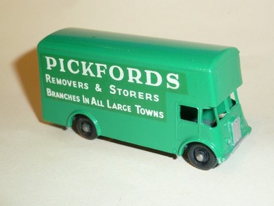 MATCHBOX LESNEY PICKFORD REMOVAL VAN No. 46B, unbespielt, schwarze Räder