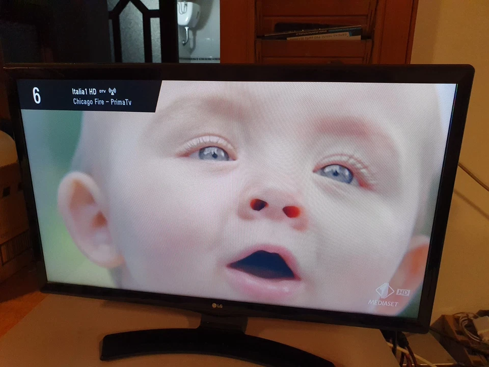 LG TV 22" LED HDMI USB SCART TELECAMERE VIDEOGIOCHI FULL HD DVB-T2 22MT47D-PZ - Immagine 3 di 4