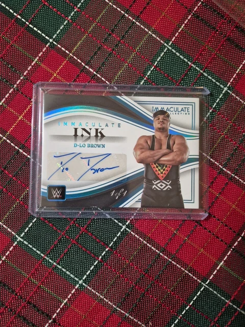 D-Lo Brown 2023 Panini Immaculate WWE SP Immaculate Ink Auto 1/1