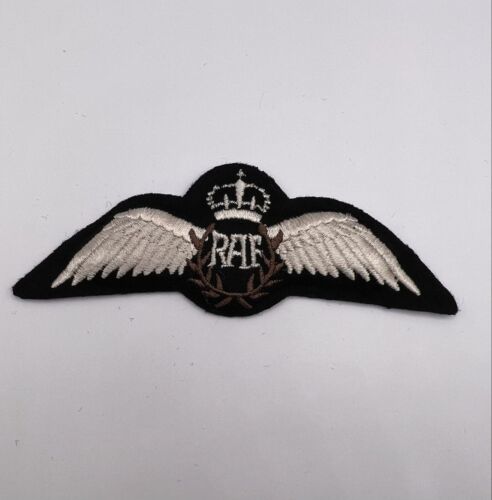 RAF Pilot Wings Sew On Embroidered Badge Royal Air Force Queen’s Crown Wings - Afbeelding 1 van 4