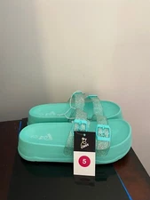 BRAND NEW ART CLASS  GIRL'S  YOUTH SIZE ELOISE GREEN SANDALS size 5