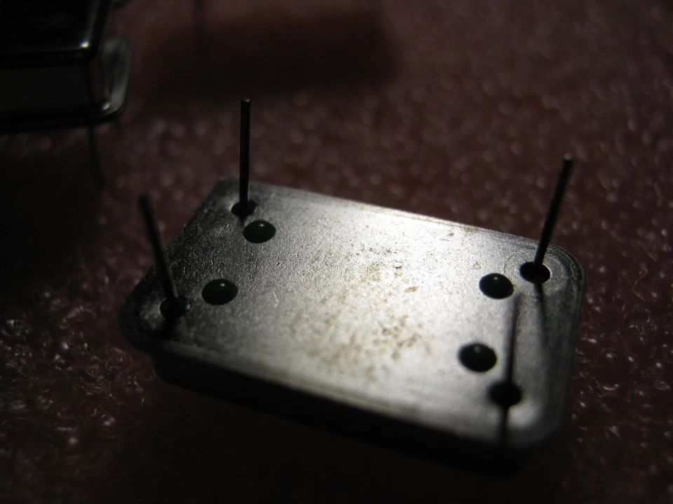 970T-1.8432000MHz Lot of 6 NOS Pieces from MPC - Image 3 of 3