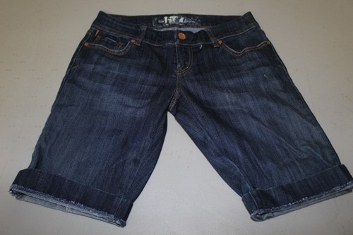 Las Angelos IT Denim Shorts Size 28 (C4)