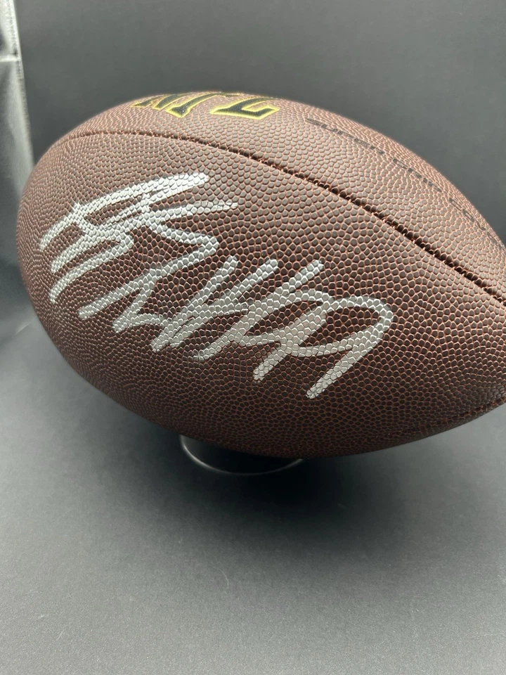 Подписанный JJ Watt Wilson NFL Football Smudged Auto серебристые чернила голографический сертификат подлинности см. фотографии - Изображение 3 из 4