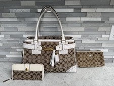 Coach Hamptons Signature Handbag Khaki/Chalk ...