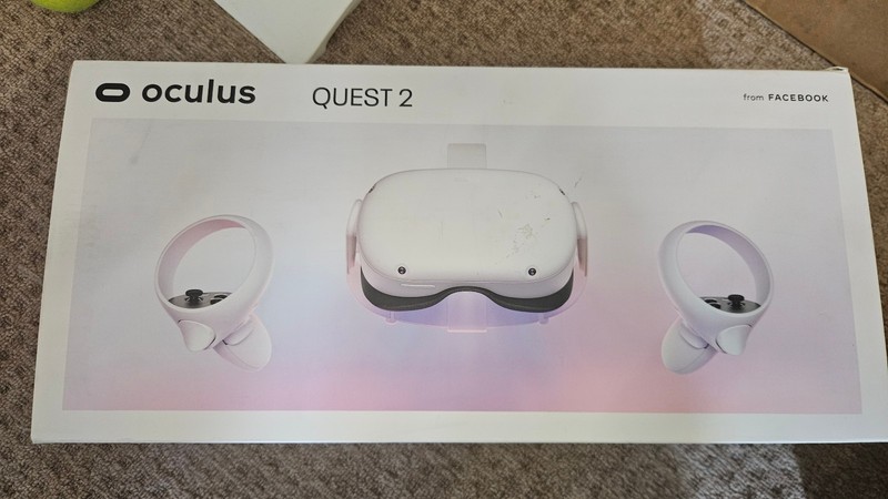 Meta Quest 2 128gb - Upgraded head strap and controllers